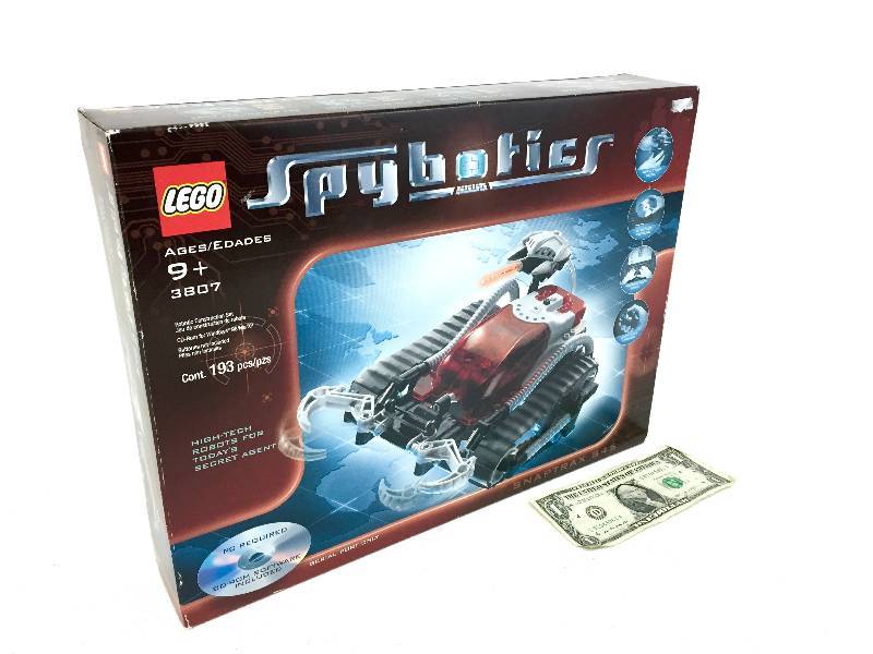 lot 7 image: Lego Spybotics -- Snaptrax S45 -- All Parts sealed in the original plastic packaging
