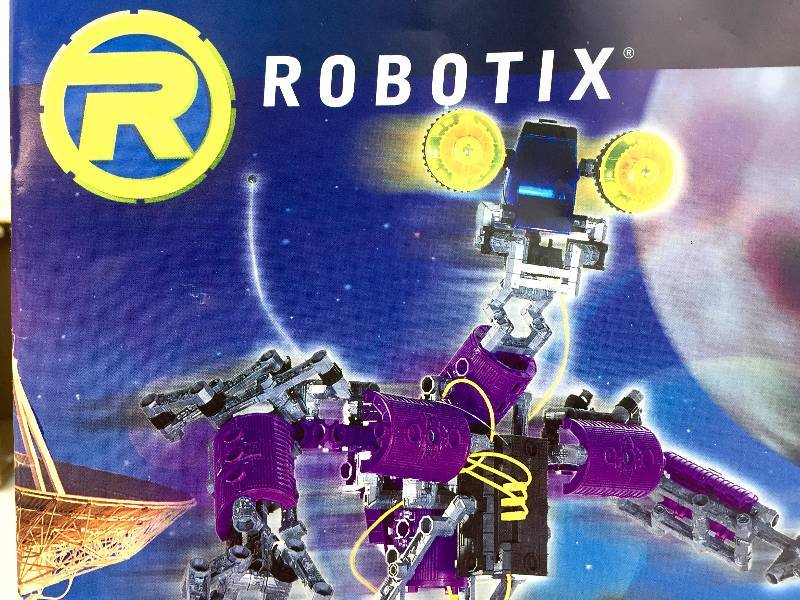 lot 25 image: RC Robot - Robotix M.A.X. Mechanized Android Xplorer Kit & Instructions