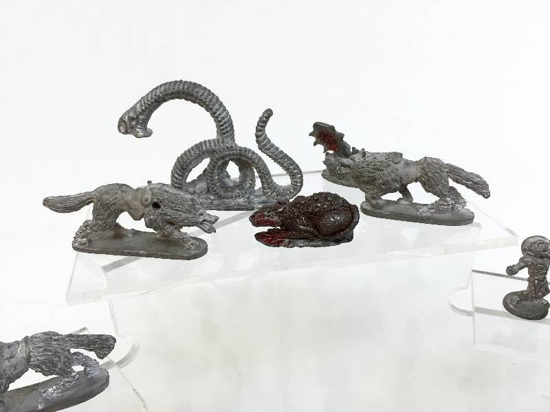 lot 27 image: 71 Vintage Lead $$$Grenadier$$$ Figures -- Marked & Numbered