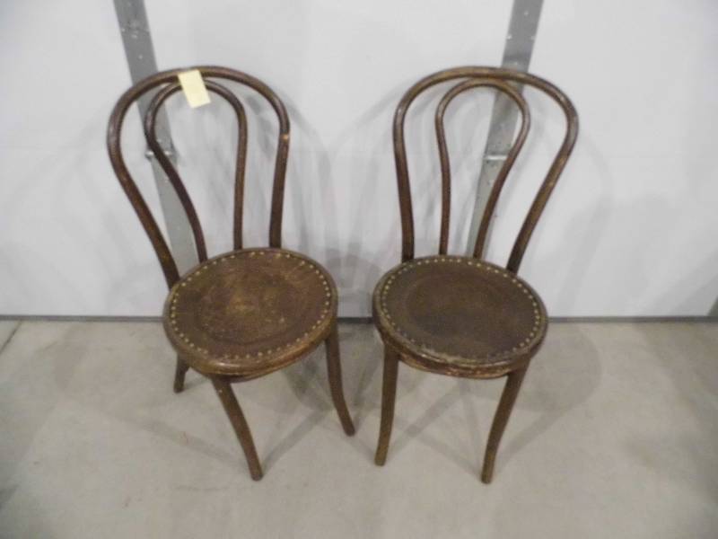 2 Chairs w Leather Seats