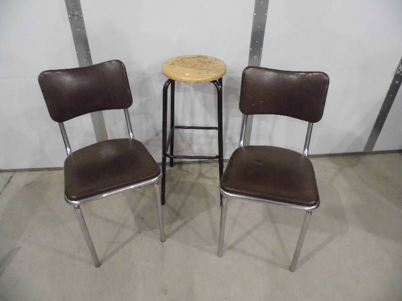 2 Brown Chairs w Stool