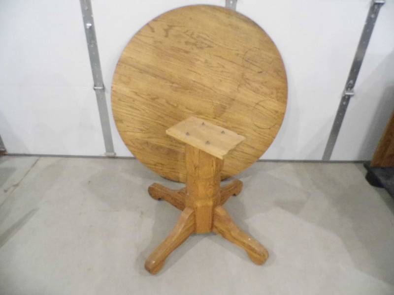 Pedestal Table
