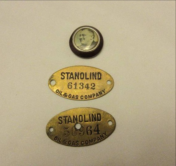1920s Kodak No. 1A Autographic Junior Bellow Camera & FDR Campaign Button Photo,