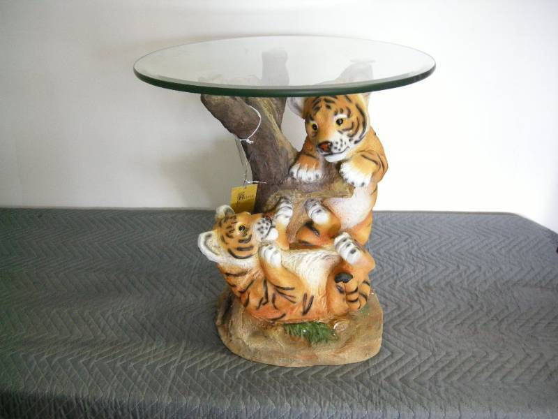 Tiger Lamp Table
