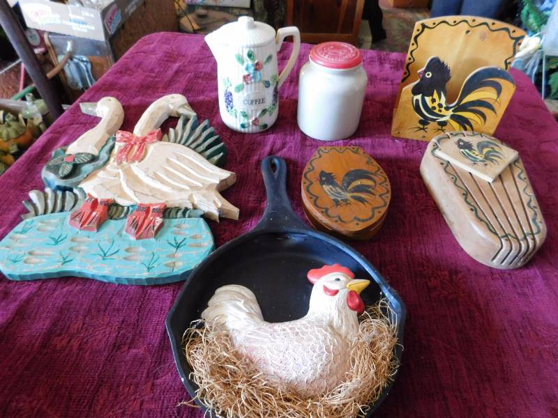 lot 25 image: vintage decorative home items see photos