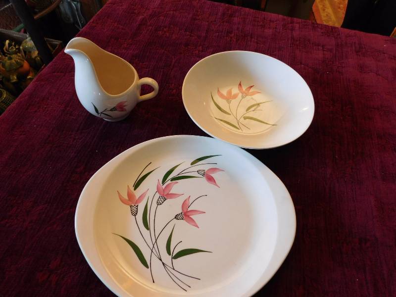 lot 33 image: ovenproof dinnerware underglaze made in USA
