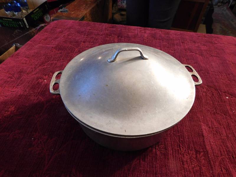lot 41 image: vintage Super maid brand aluminum cookware with lid