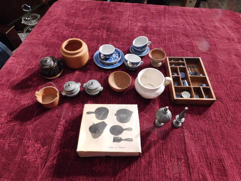 lot 55 image: lot of mini collectibles many kitchen pantry related