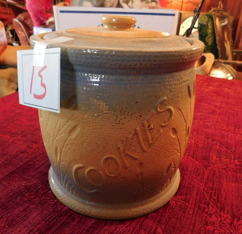 lot 15 image: Red Wing Pottery blue and brown cattail pattern Cookie Jar small chip on handle of lid