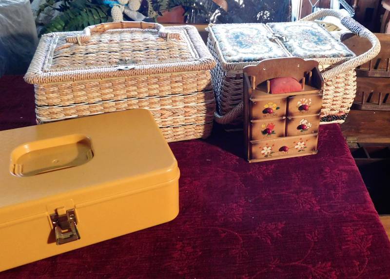 lot 76 image: 4 sewing boxes they are all empty