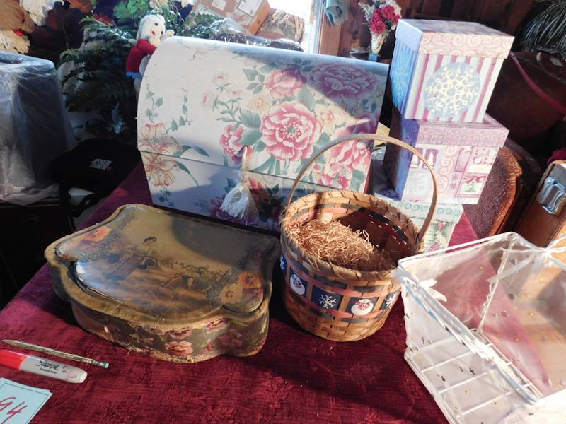 lot 94 image: baskets boxes lot