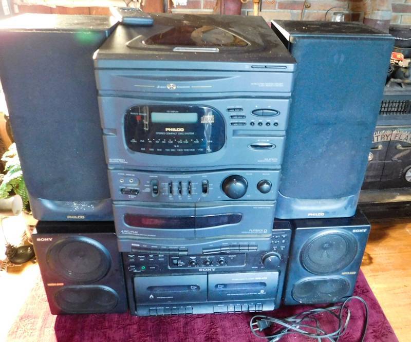 lot 106 image: Stereo systems
