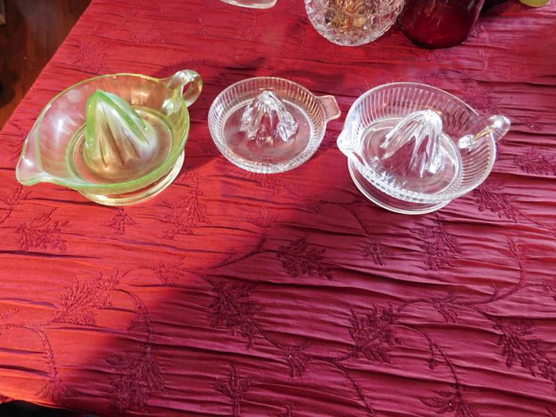 lot 148 image: Vintage glass juicers