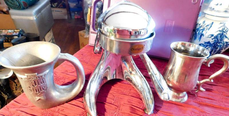 lot 152 image: orange x juicer old style beer french horn shaped pewter stein