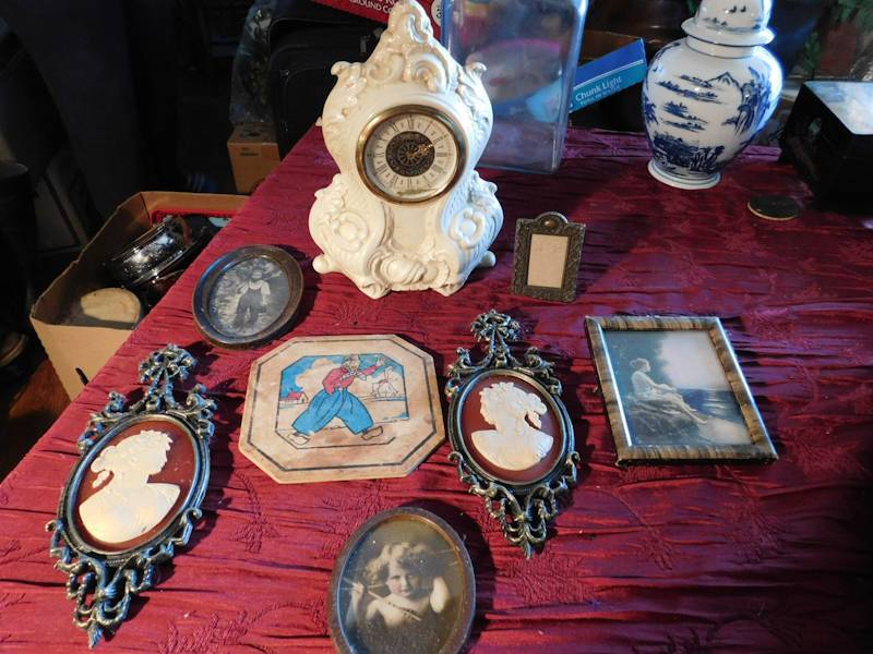 lot 163 image: vintage clock, framed print & more