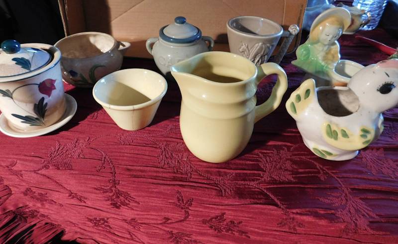 lot 184 image: ceramic decorative items please see photos