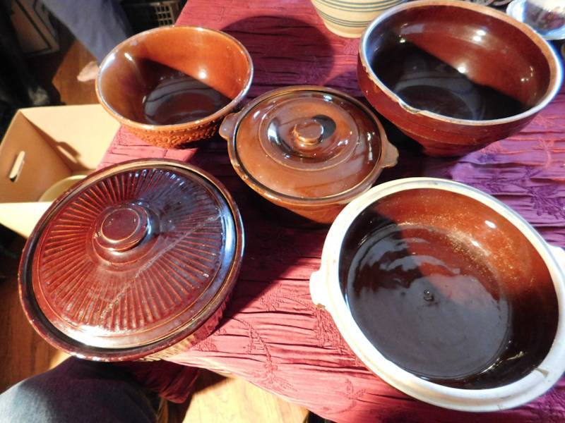 lot 186 image: several pieces of brown crock ware some with lids Please see all the photos