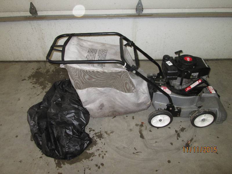 lot 5 image: Craftsman 5HP Chipper Vac, Comes Wi...