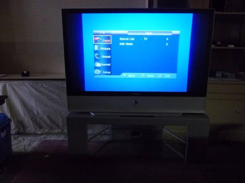 lot 1 image: Samsung Flat Screen T.V