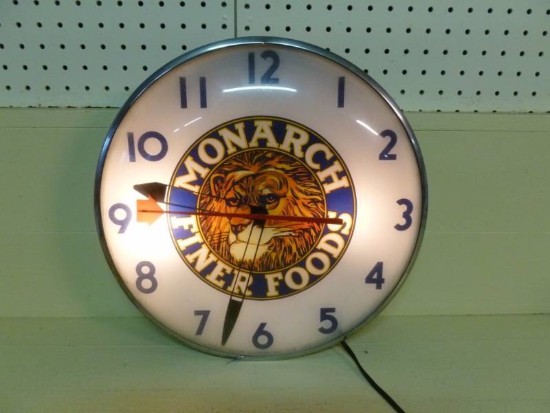 lot 2 image: Vintage Bubble Clock
