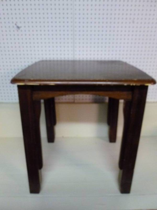 lot 3 image: Wooden End Table