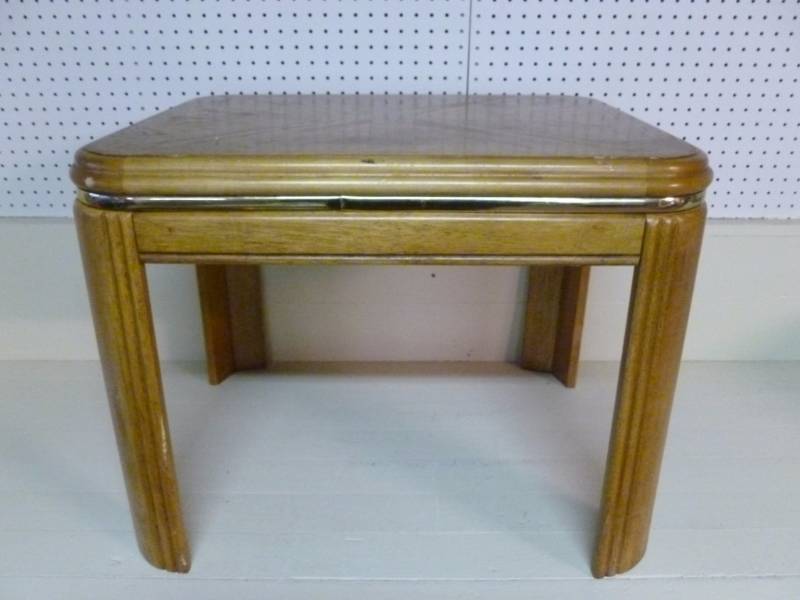lot 4 image: Wooden End Table