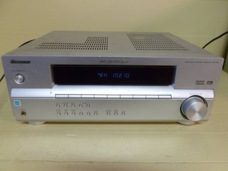 lot 5 image: Pioneer Receiver