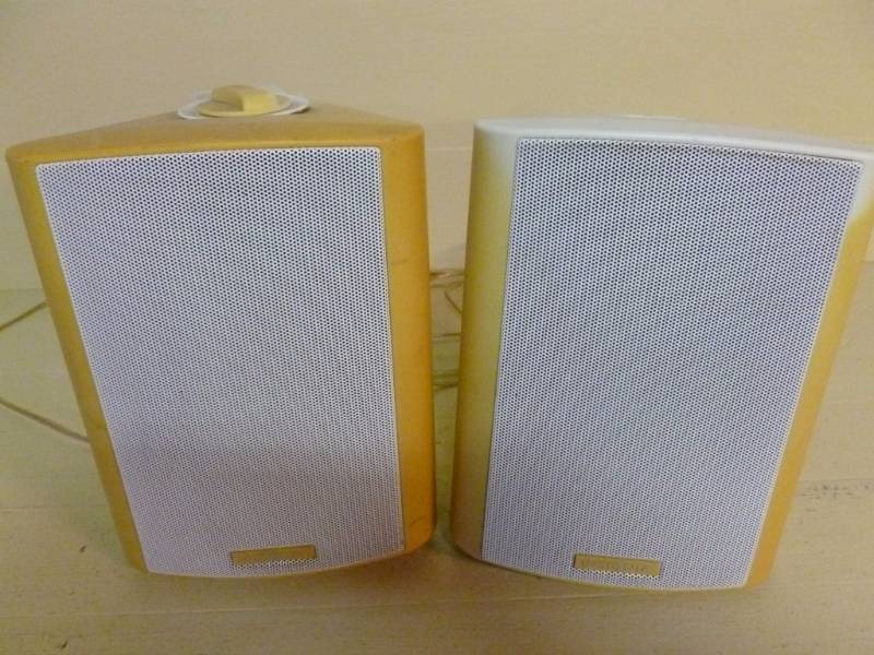 lot 10 image: Speakers