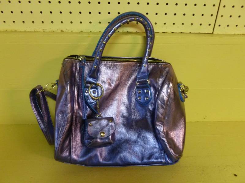 lot 19 image: Designer Handbag