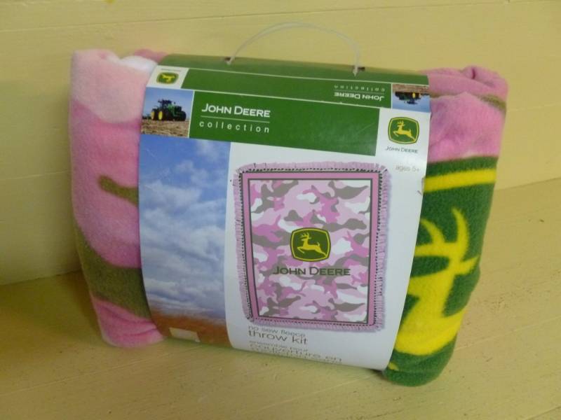 lot 47 image: John Deere Blanket
