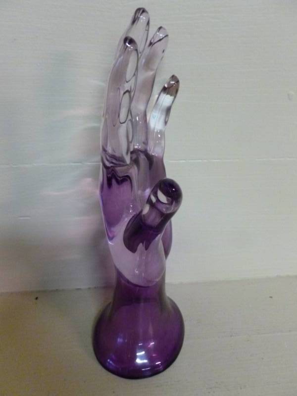 lot 54 image: Ring Hand