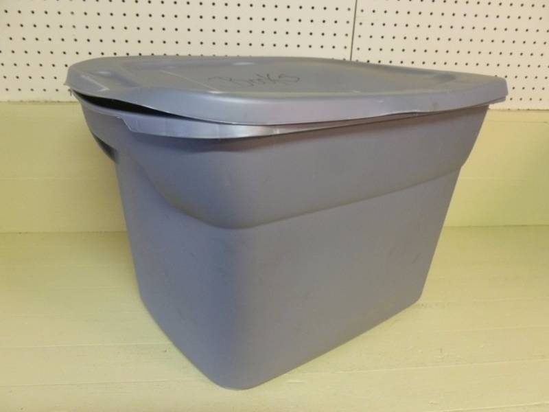 lot 55 image: Storage Tote