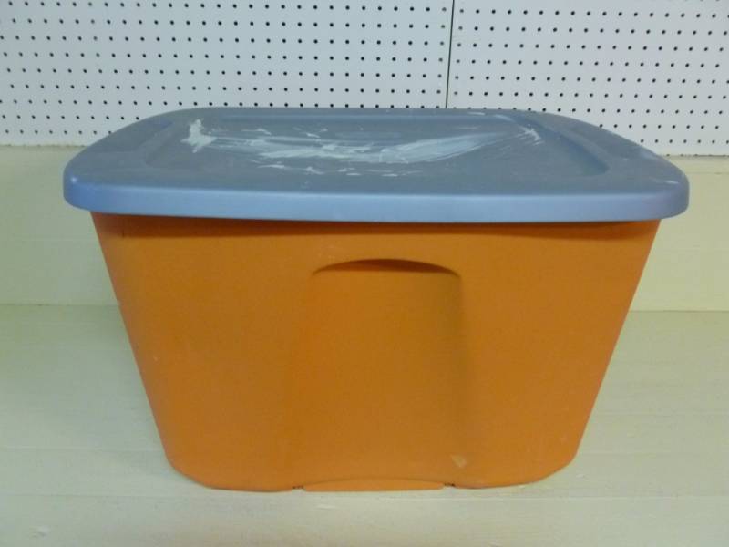lot 57 image: Storage Tote