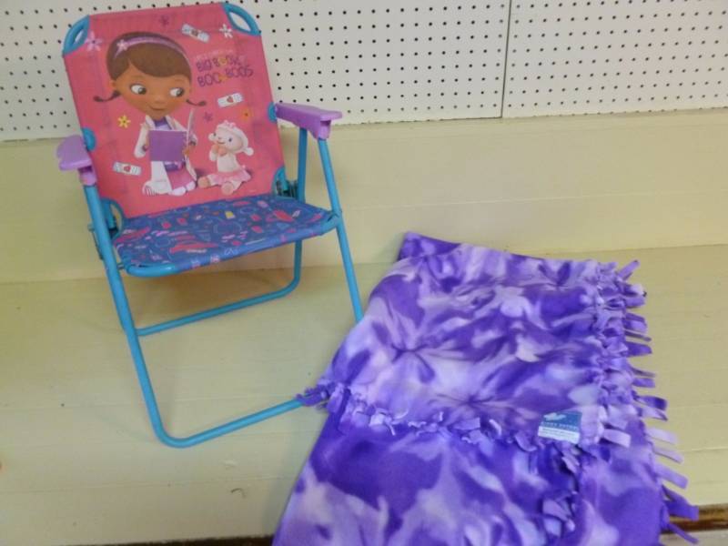 lot 79 image: Kids Chair