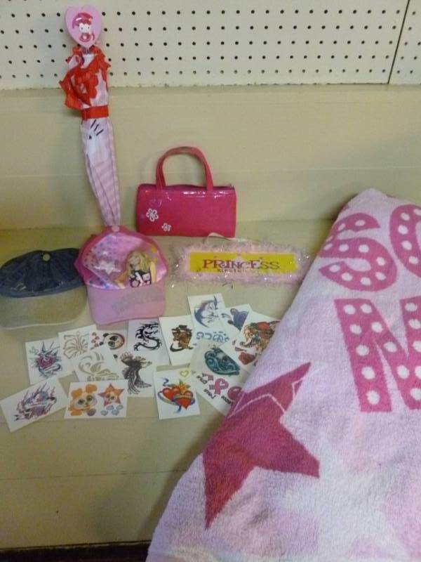 lot 81 image: Kids Items