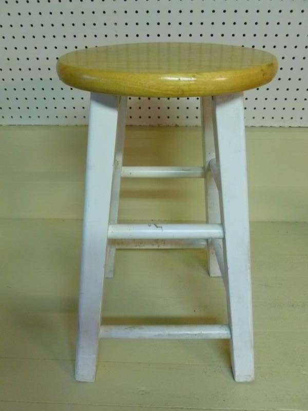 lot 105 image: Bar Stool