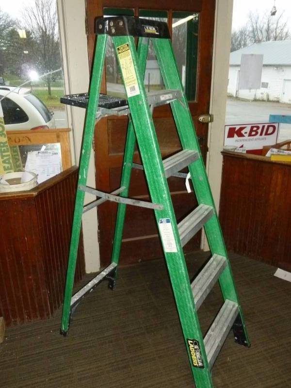 lot 128 image: Step Ladder