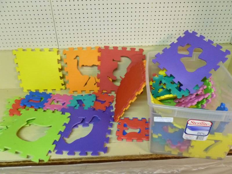 lot 135 image: Kids Foam Blocks