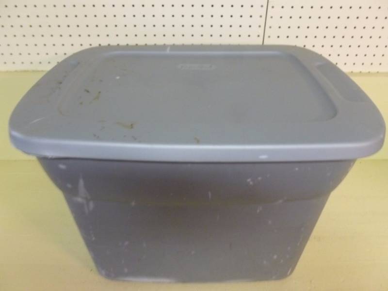 lot 136 image: Storage Tote