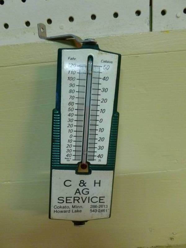lot 142 image: Vintage Thermometer