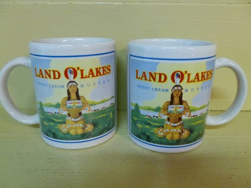 lot 150 image: Collectible Mugs