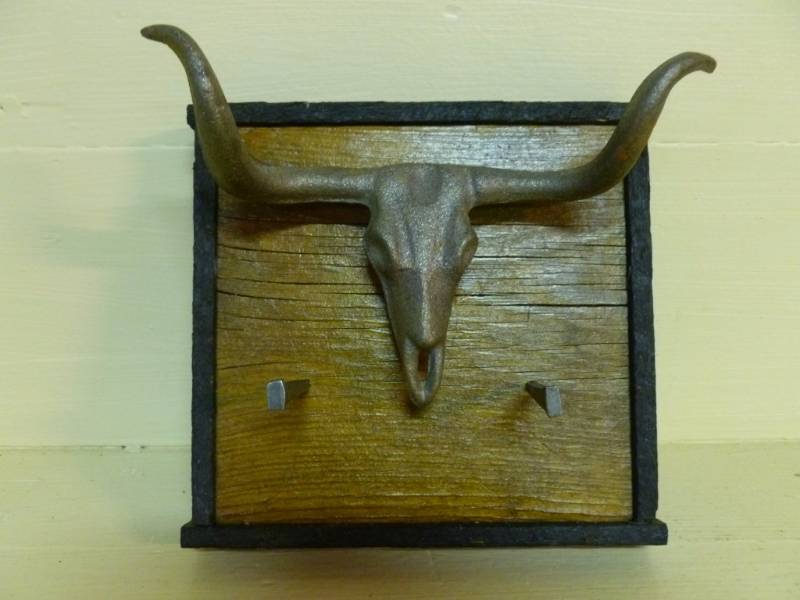 lot 162 image: Custom Made Key Rack