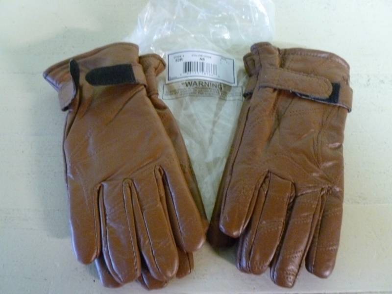 lot 167 image: Gloves