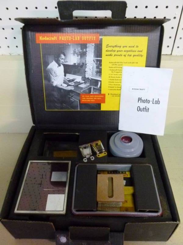 lot 170 image: Vintage Camera Items