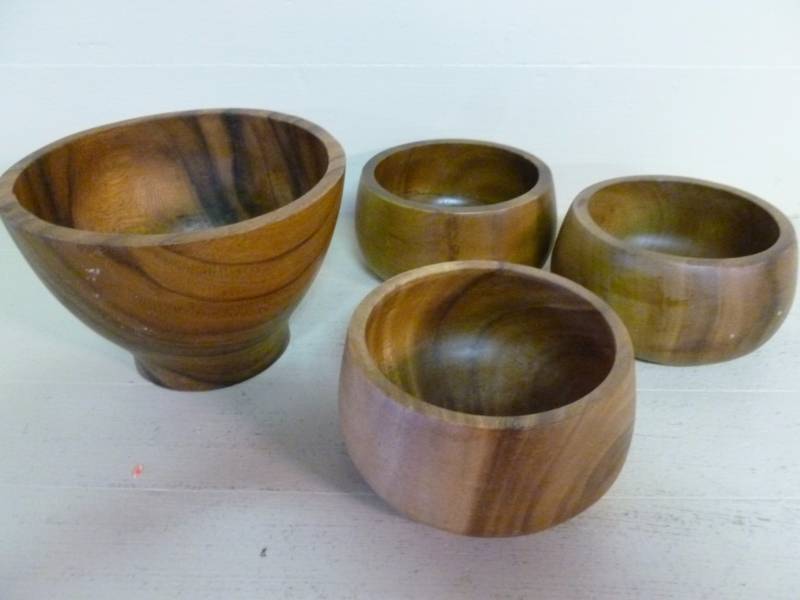 lot 189 image: Wooden Bowl Set