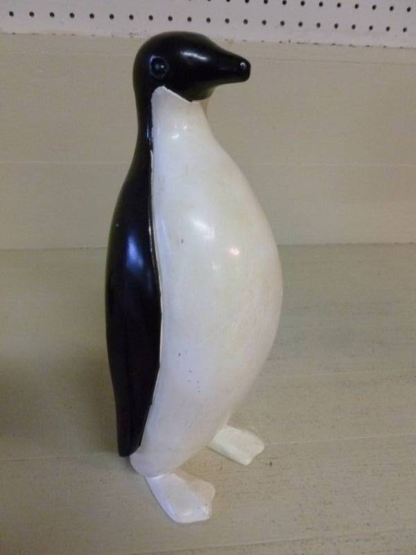 lot 194 image: Decorative