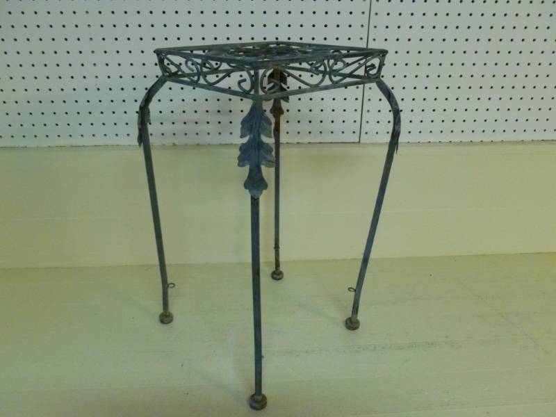 lot 203 image: Plant Stand
