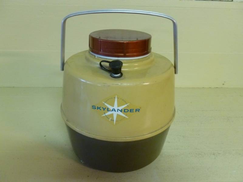 lot 214 image: Vintage Water Jug