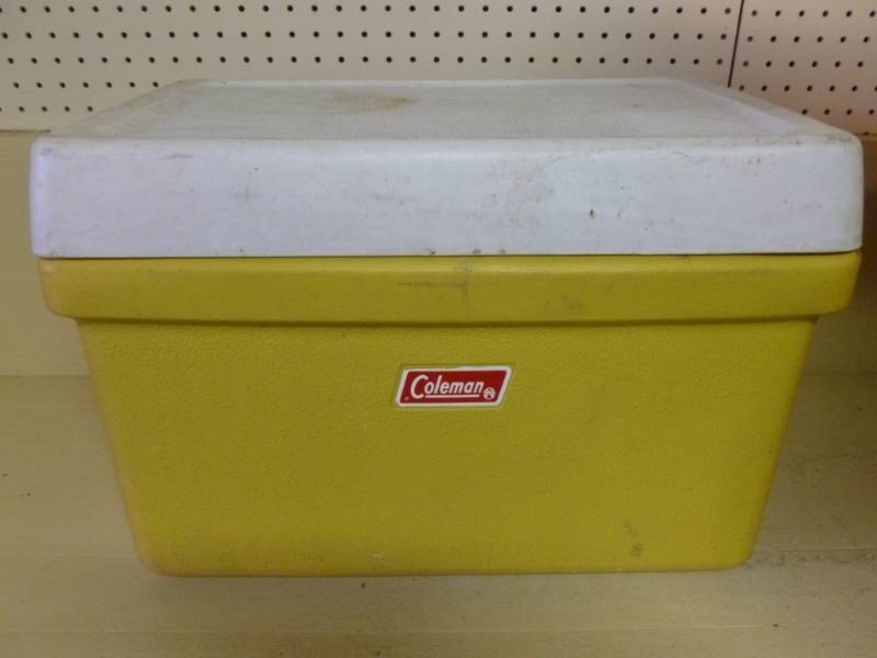 lot 228 image: Vintage Cooler