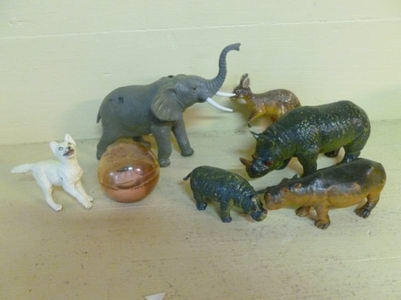 lot 251 image: Toy Figurines